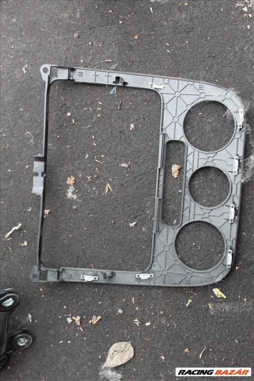 Volkswagen Golf V 1.6B BSE Rádió burkolat  1k0858069k 2. kép