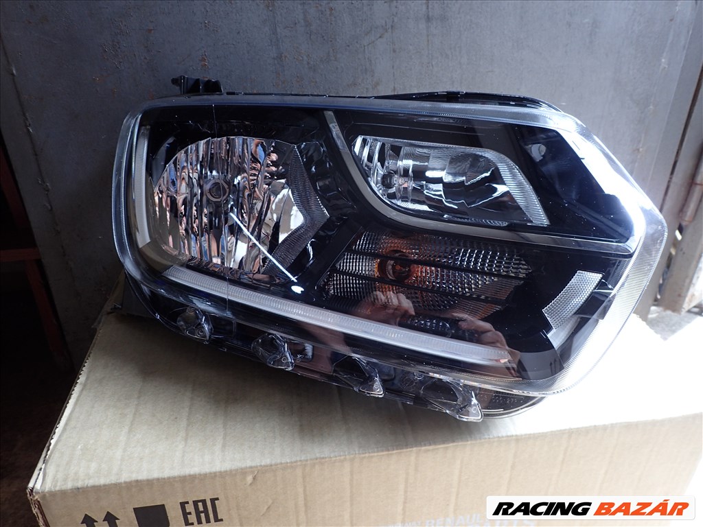 Dacia ajtó lökhárító fényszóró lámpa sárvédő csomagtér ajtó 9. kép