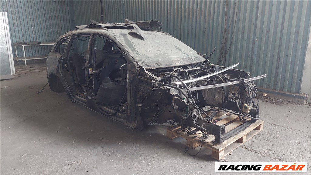 Audi Q7 bontásra egyben eladó 4. kép