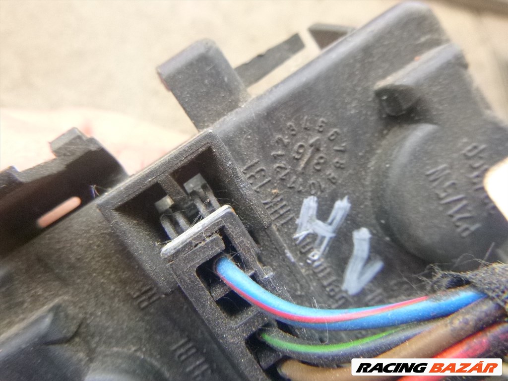 Audi A6 (C5 - 4B) SEDAN HÁTSÓ lámpa foglalat csatlakozóval 1 db 3. kép