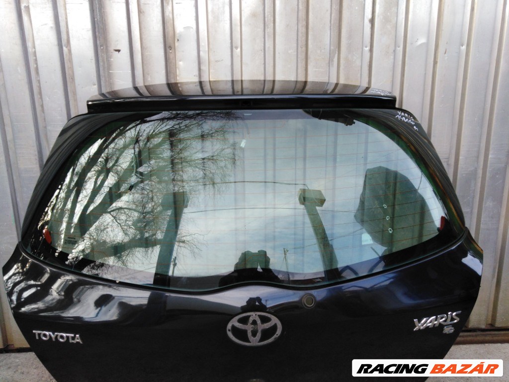 Toyota Yaris (XP90) hátsó szélvédõ 1. kép