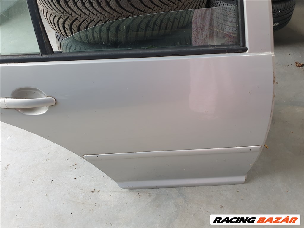 Volkswagen Bora jobb hátsó ajtó LB7Z színkóddal 2. kép