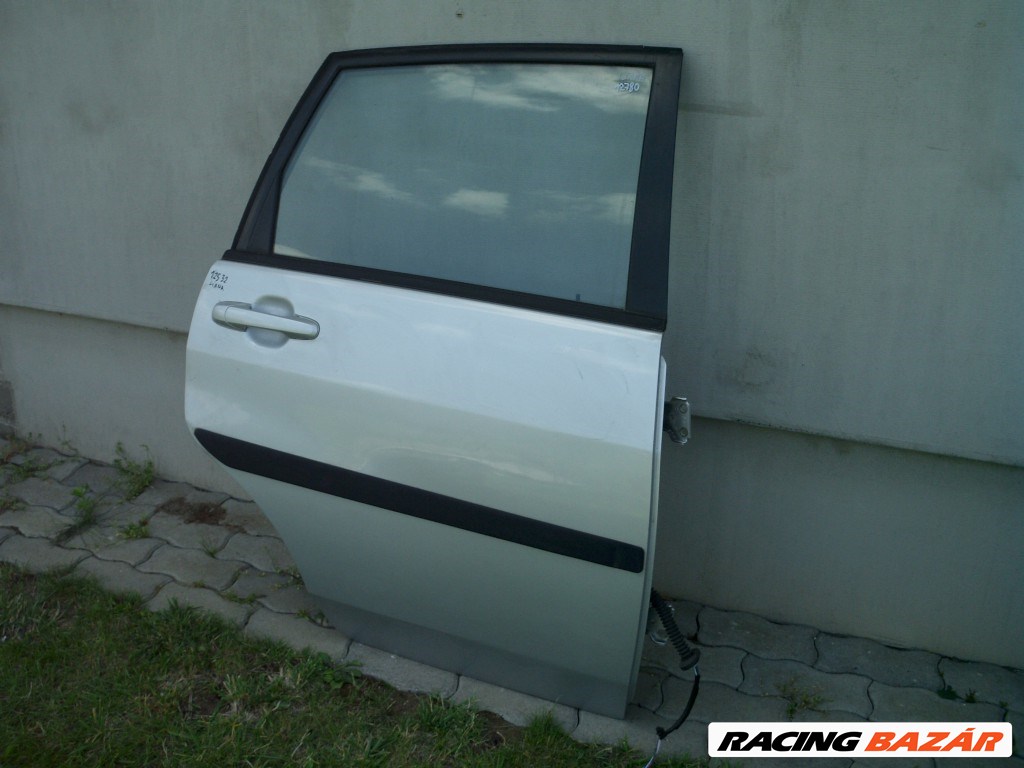 Suzuki Liana kombi jobb hátsó ajtó 1. kép