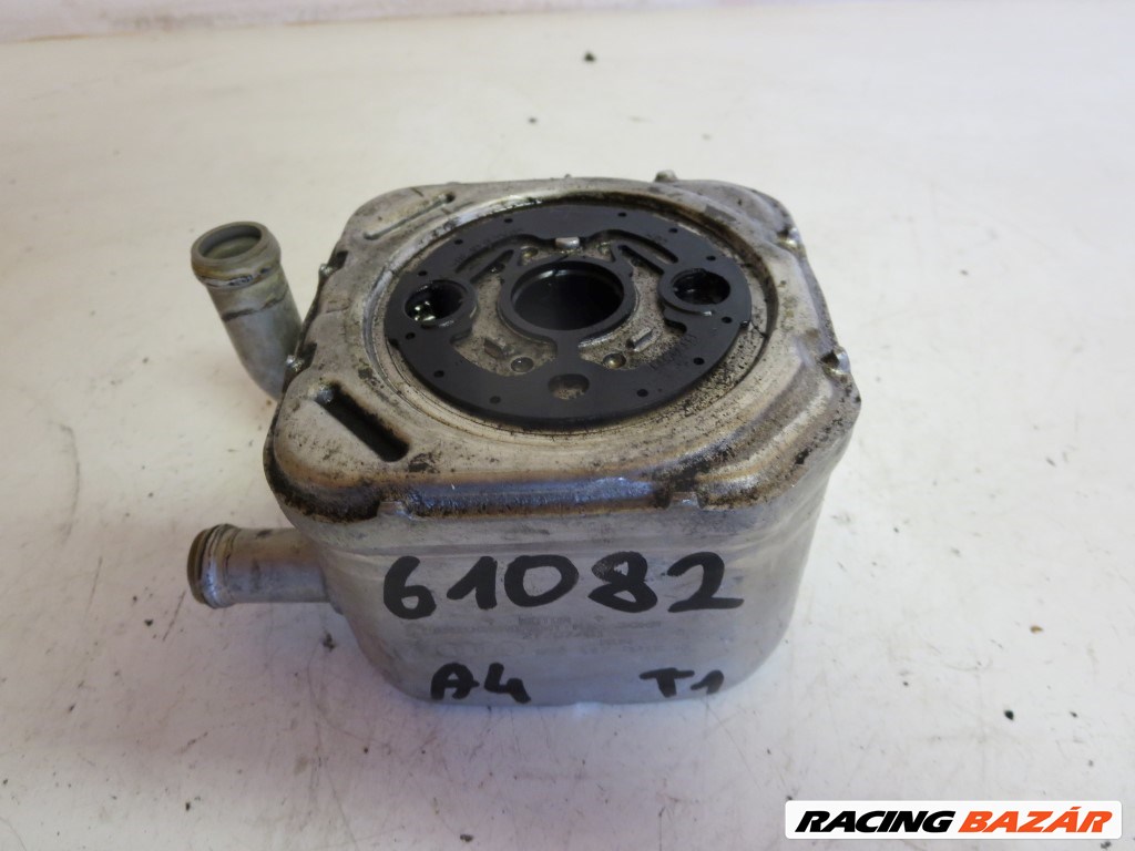 Audi A4 (8E B6) motorolajhûtõ 059117021B 1. kép