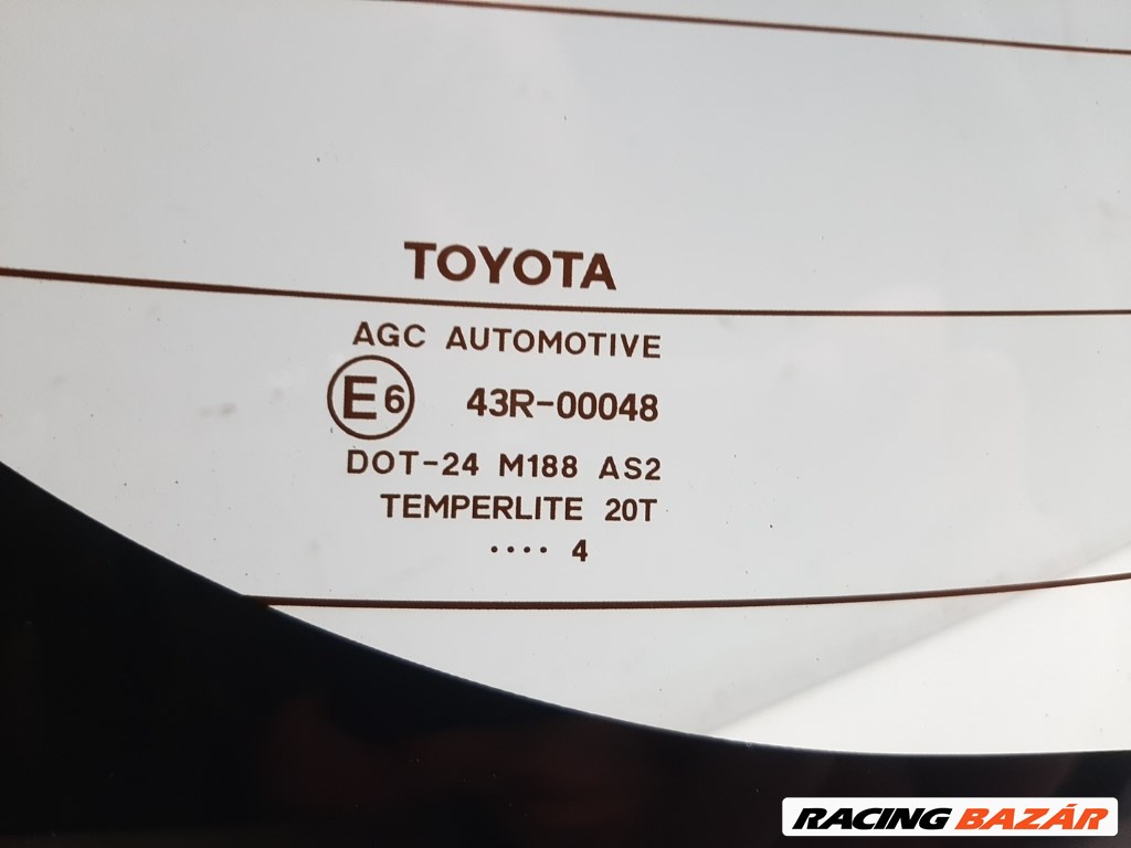 Toyota Yaris (XP130) hátsó szélvédõ 2. kép