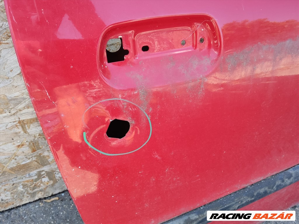 168532 Fiat Seicento 1998-2010 piros színű jobb oldali ajtó, a képen látható sérüléssel 2. kép