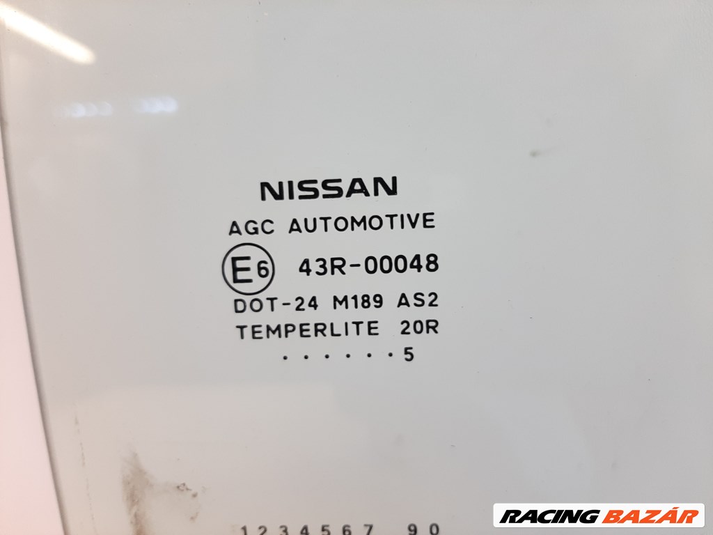 Nissan Note (E12) jobb hátsó ajtó üveg lejáró 2. kép