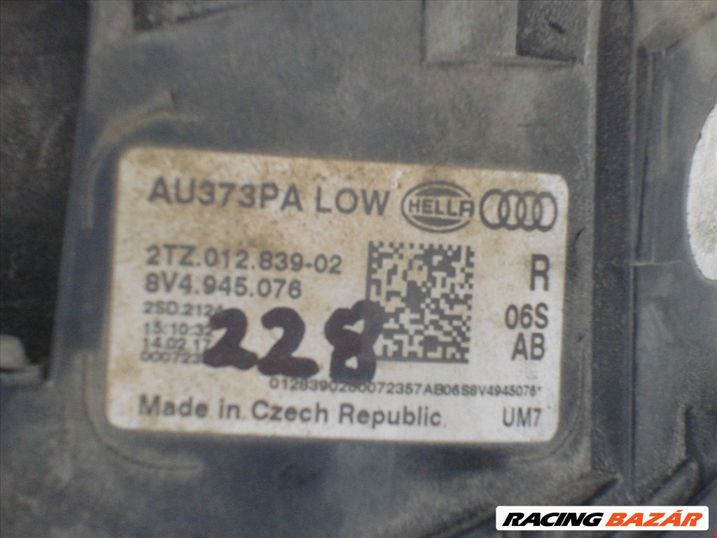 Audi A3 8V Sportback Jobb hátsó LED Lámpa csomagtérajtóba 8V4945076 2013-tól 5. kép