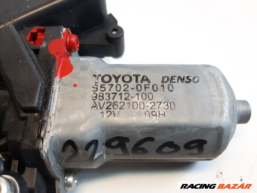 Toyota Yaris (XP90) bal elsõ ablakemelõ motor 857020F010 3. kép