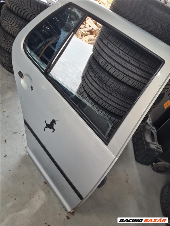 Volkswagen Golf IV jobb hátsó ajtó LB7Z színkódú (5 ajtós) 4. kép
