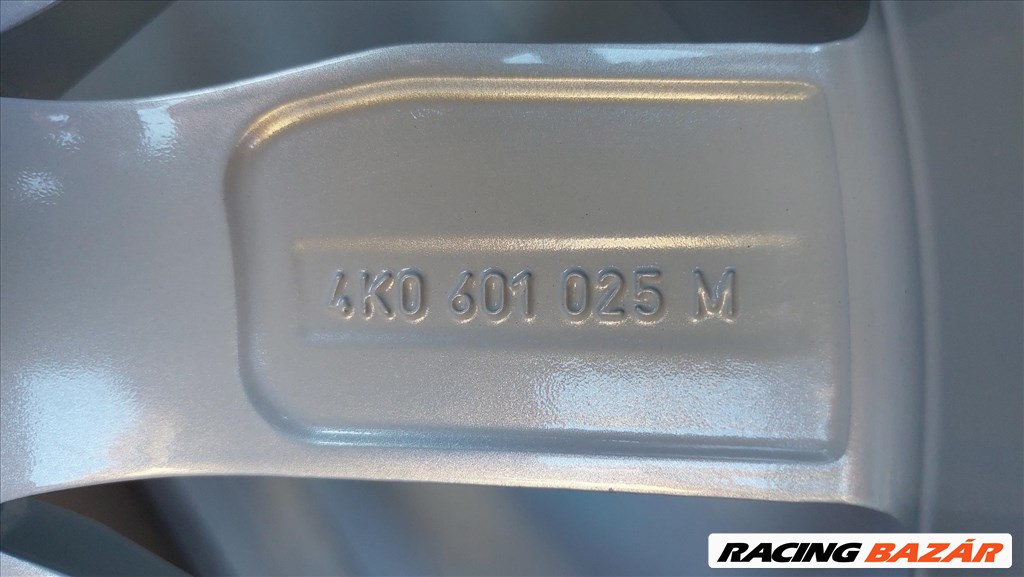 Gyári, Audi A6 4K C8 19"   alufelni újszerű téli gumik Agy 66.5 16. kép