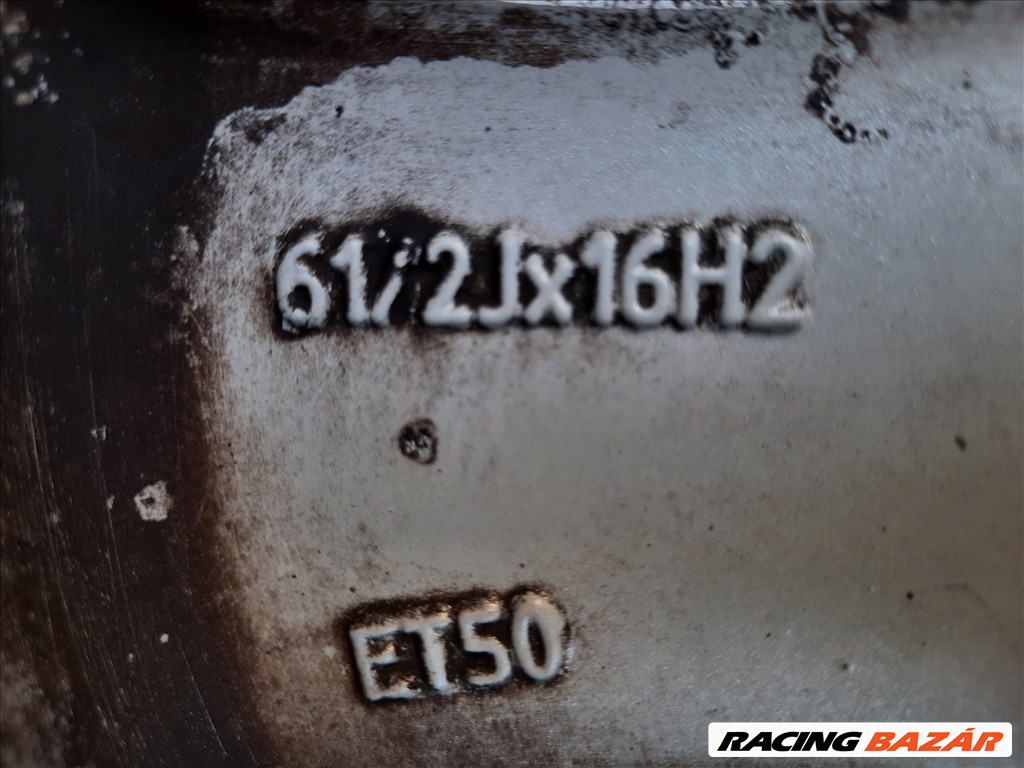  16-os Skoda Octavia 1Z gyári alufelnik eladó:5x112 . 6,5Jx16 .Et50, rajta kopott nyári gumi  7. kép