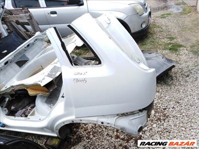 Opel Corsa C 5 ajtós bal hátsó negyed