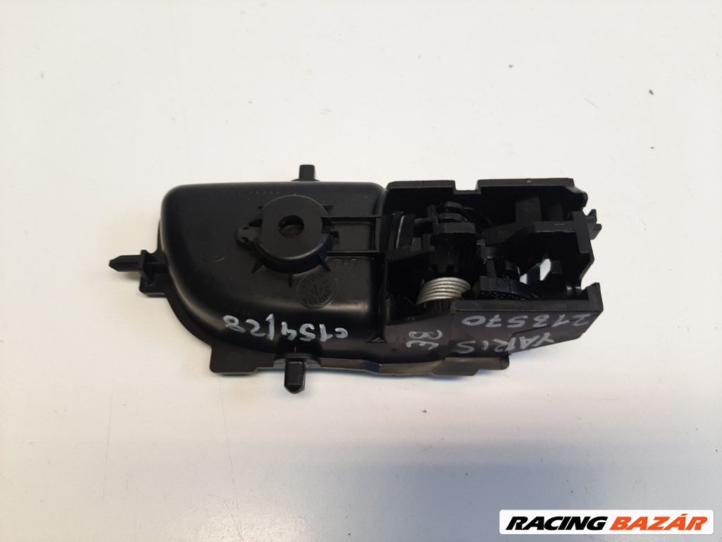 Toyota Yaris (XP130) bal elsõ belsõ kilincs 692060D280 2. kép