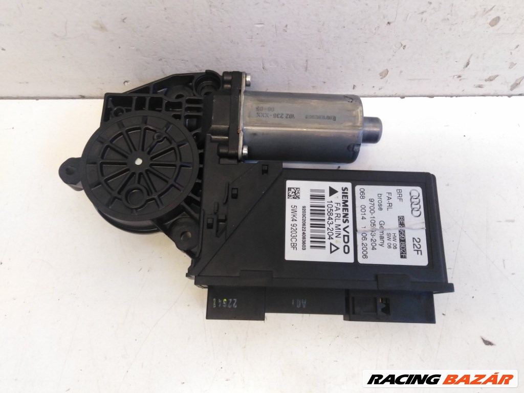 Audi A4 (8E B7) jobb elsõ ablakemelõ motor 8E2959802F 1. kép