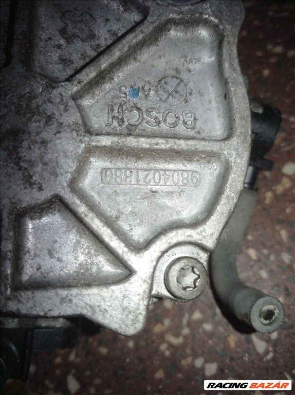 Ford Fiesta Mk6 1.6 TDCi Vákumpumpa 117670 9804021880 3. kép