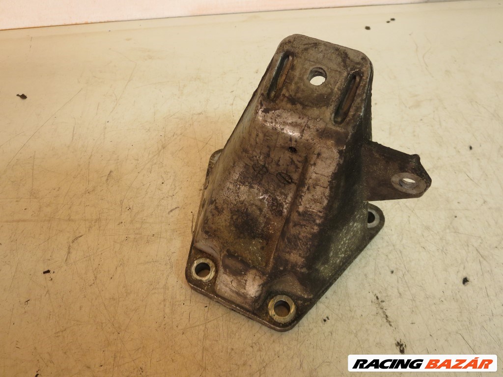 Audi A6 (C5 4B) jobb elsõ motortartó bak 8D0199308D 1. kép