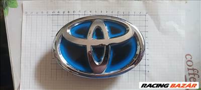 Toyota Yaris (XP210) gyári első embléma  753010d130
