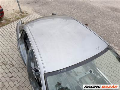Audi A4 4 ajtós (8E B7) utastértető