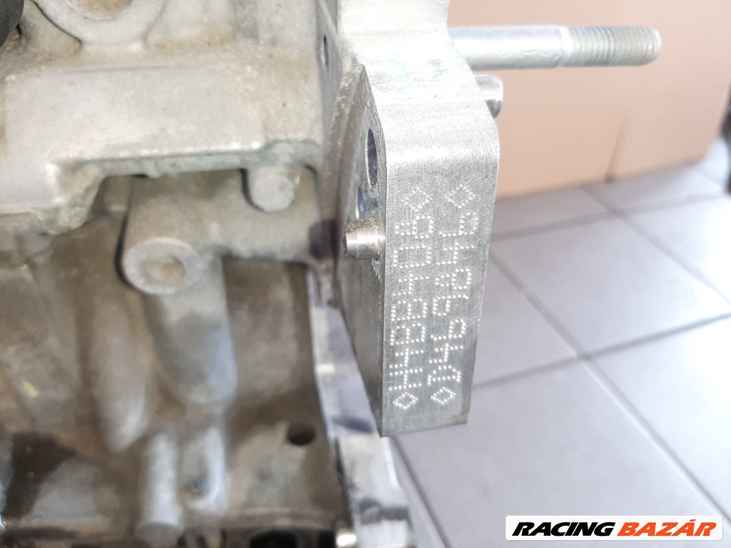 Nissan Micra (K14) motor benzines hengerfejjel 5. kép