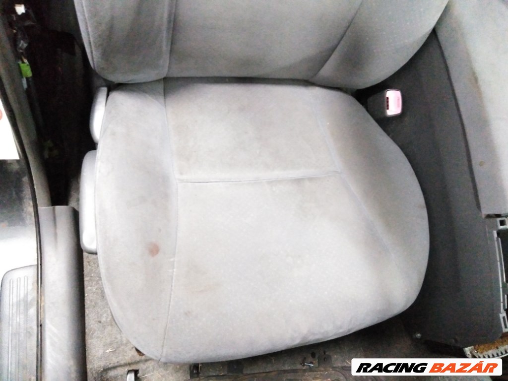 Toyota prius (XW20) ülés 2. kép