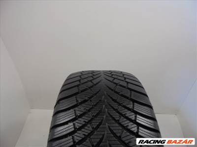 Egyéb Water Fall Snowhill 225/40 R18 