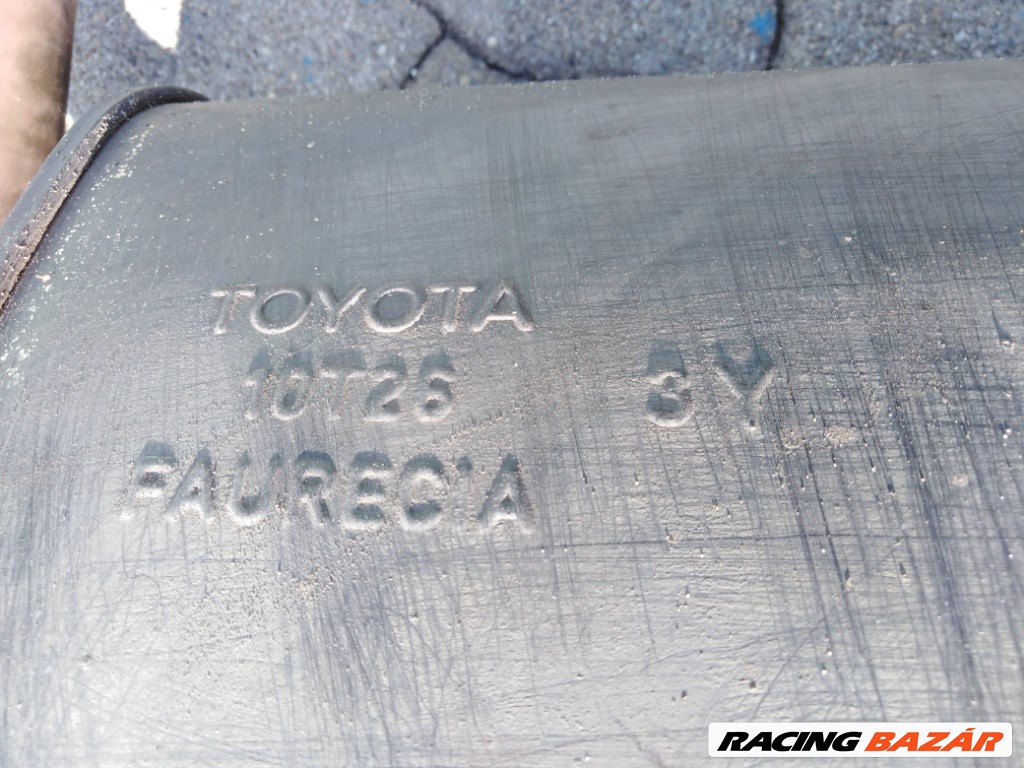 Toyota Auris kombi hátsó kipufogó 3. kép