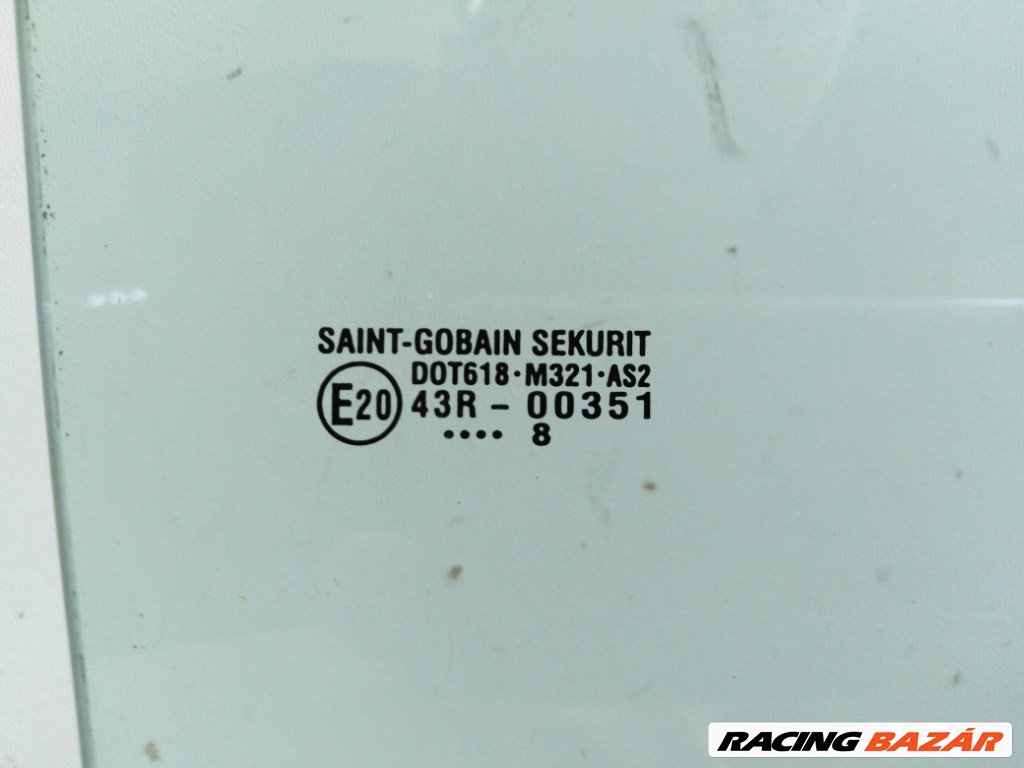 Suzuki Swift jobb hátsó ajtó üveg lejáró 2. kép