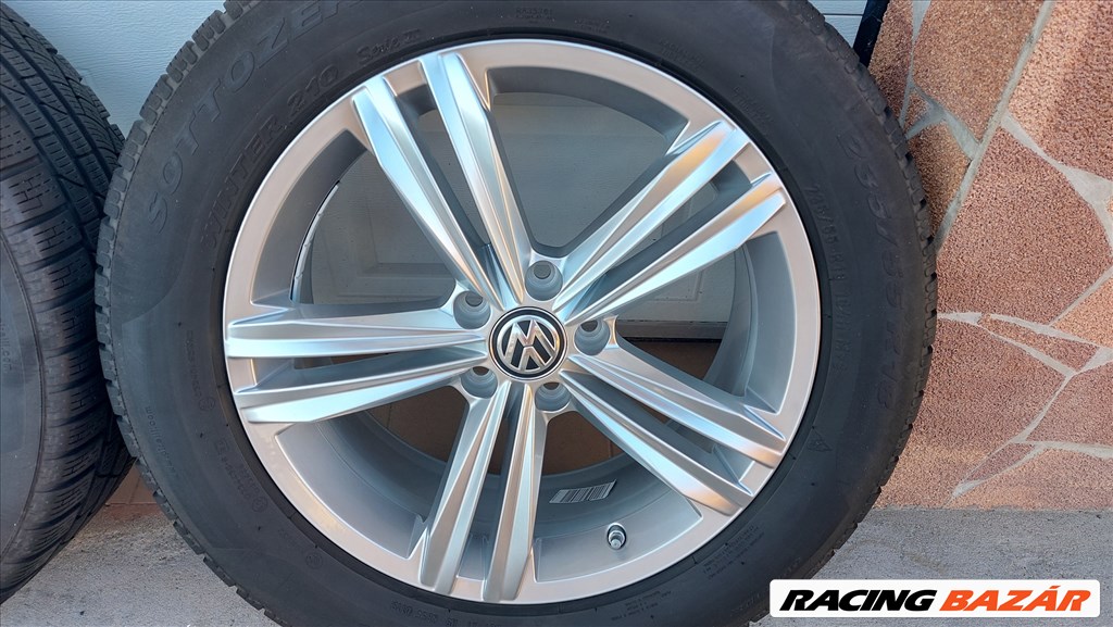 2.Gyári, VW Tiguán II. 5NA  /SEBRING/18" alufelni,Téligumi 1. kép