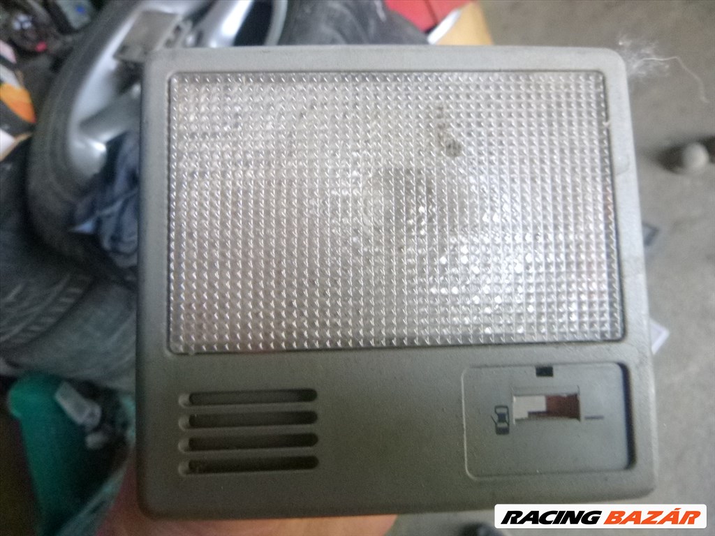 Audi A6 (C4 - 4A) tetőkárpit lámpa kapcsoló hiányzik 443 947 105 5. kép