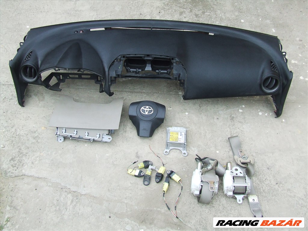 Toyota RAV4 (XA30) műszerfal biztonsági öv légzsák airbag szett  1. kép