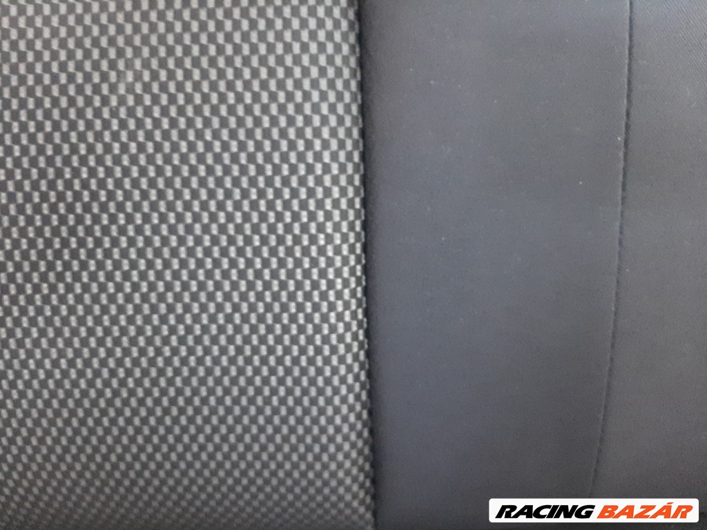 Nissan Navara (D23) hátsó ülés 6. kép
