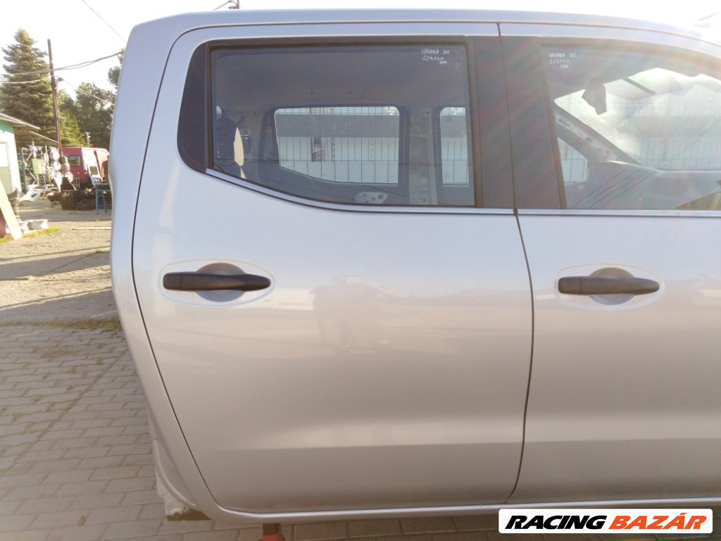 Nissan Navara (D23) jobb hátsó ajtó 1. kép