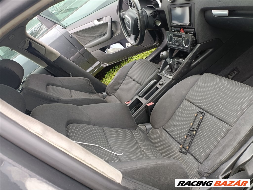 Audi A3 8P sportback 2.0Tdi(BKD) quattro,bontott alkatrészei LZ7L színben eladók 10. kép