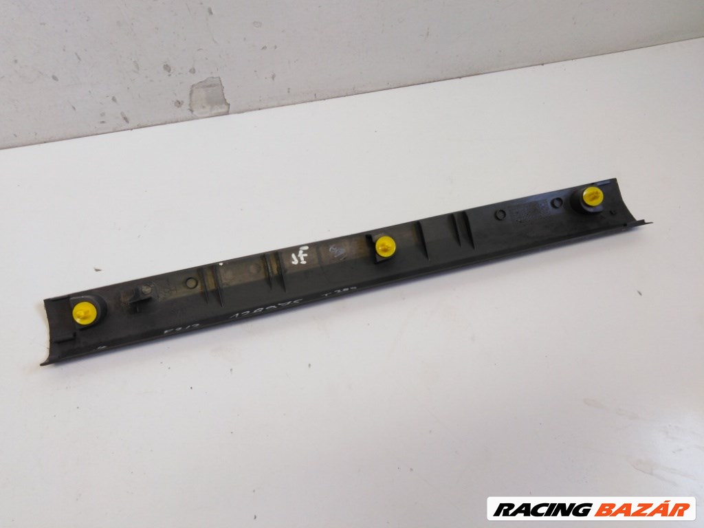 Ford Focus jobb elsõ küszöb kárpit 4M51R13200A 2. kép