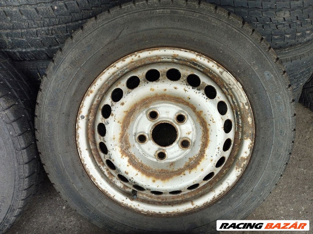 Volkswagen Transporter T5 16 colos lemezfelni szett, C-s Uniroyal/Goodyear gumikkal 2. kép