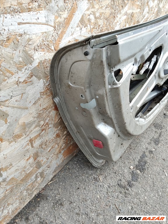 168711 Fiat Barchetta 1995-2004 ezüst színű bal oldali ajtó, a képen látható sérüléssel 4. kép