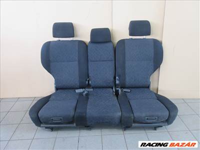 Toyota Corolla verso (E121) hátsó ülés