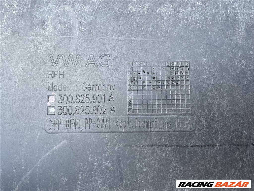 Audi A3 Skoda Octavia 3 Superb 3 Vw Golf 7  Passat B8 alsó motor burkolat  3q0825901a 5q0825901a 3. kép