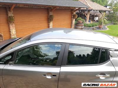 Nissan Leaf (ZE1) bal tetődíszléc