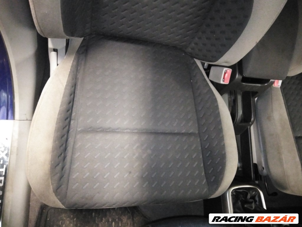 Nissan X-trail (T30) ülés 5. kép