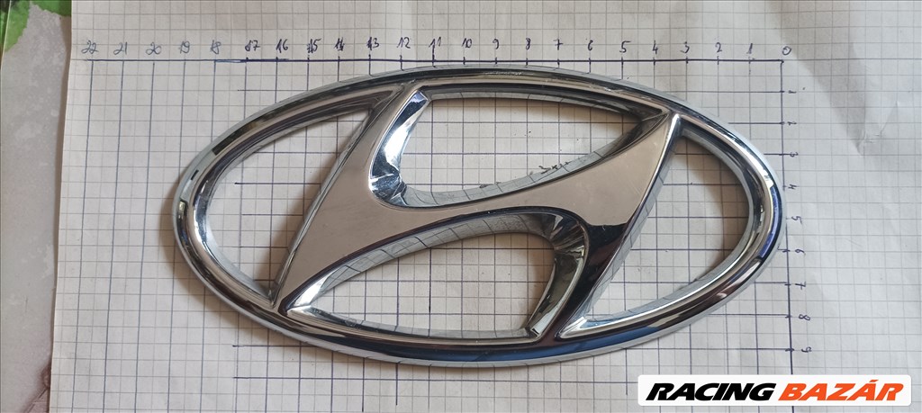 Hyundai Kona gyári első embléma 86354j9ca0 1. kép