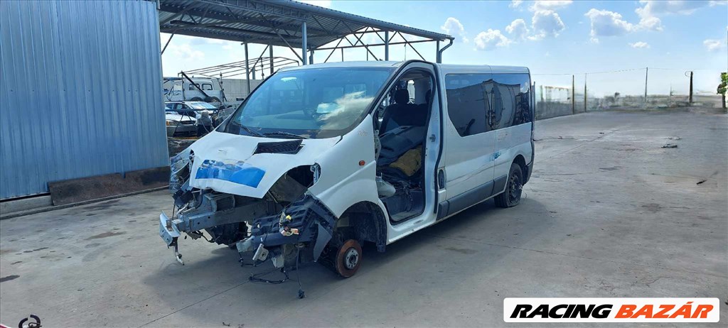 Opel Vivaro A bontott alkatrészei (23/90) 2. kép