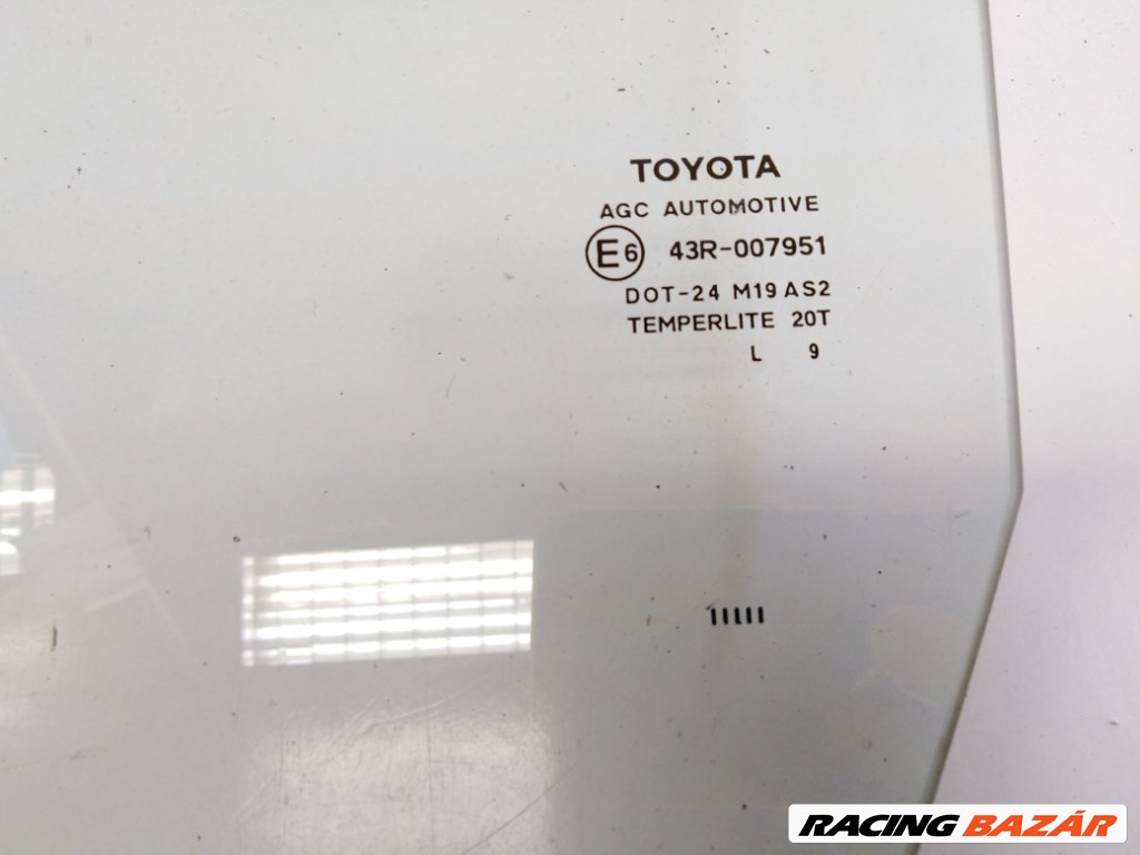 Toyota Yaris 5 ajtós bal elsõ ajtó üveg lejáró 2. kép