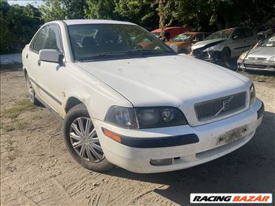 Volvo S40 2.0i bontott alkatrészei