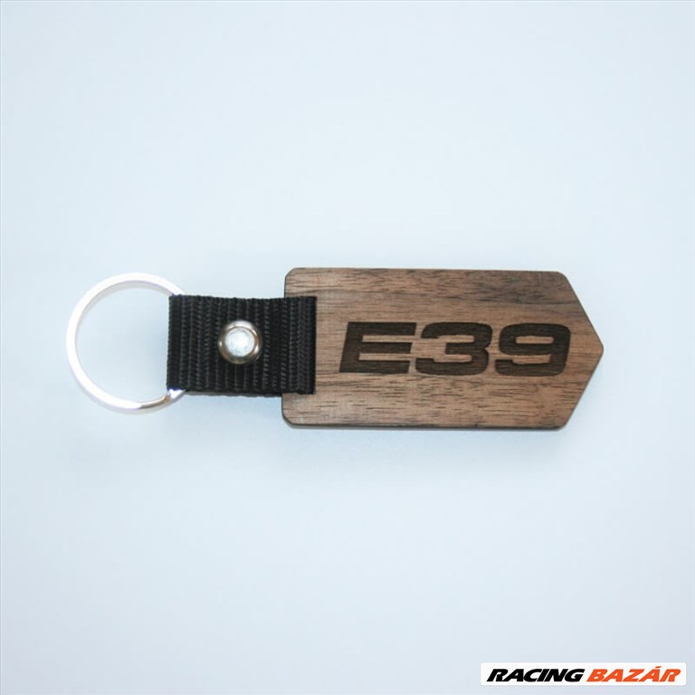 Egyedi kulcstartó E39 felirattal 1. kép