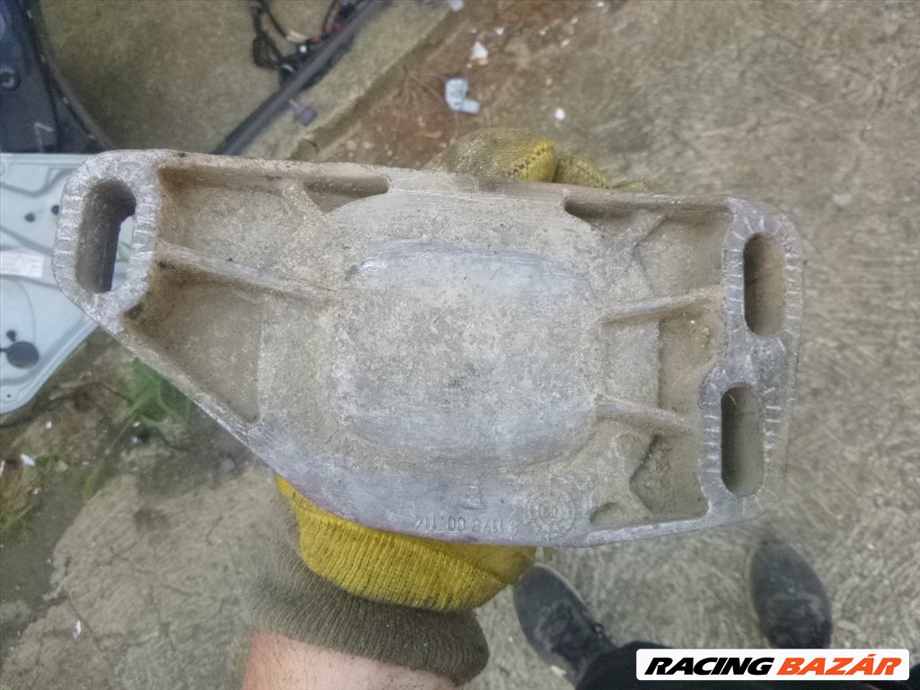 Vw, AUDI  1.9 Pdtdi Első motortartó bak 8D0 199 335 Q 8d0199335q 5. kép