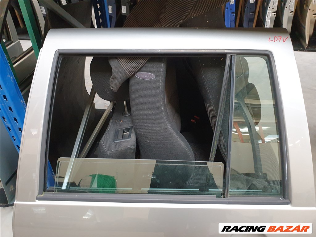 Volkswagen Golf IV, Volkswagen Bora kombi bal hátsó ajtó LD7V színkóddal  4. kép