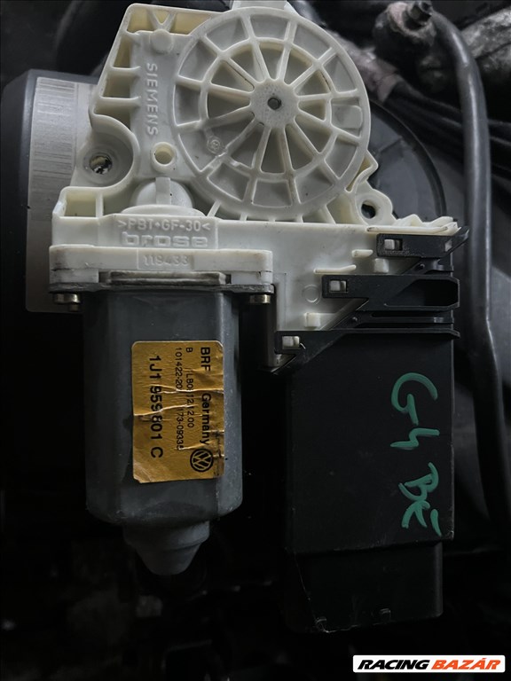 Volkswagen golf IV ablakemelő motor  1. kép