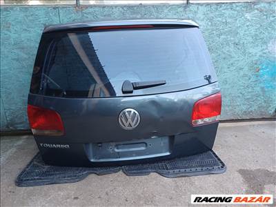 Volkswagen Touareg I csomagtérajtó sérült